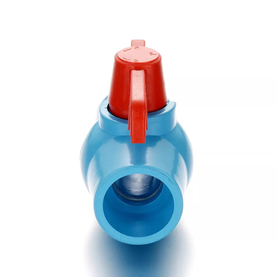Vávula de bola azul común del PVC válvula del PVC de 2,5 pulgadas para el sistema de tubería del agua de mar