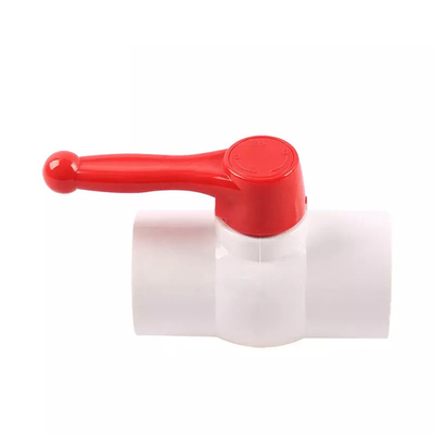 La vávula de bola del tubo de agua del Pvc de COC instala tubos la vávula de bola plástica común
