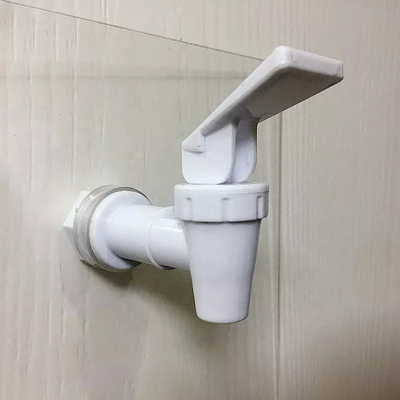 Espita plástica sanitaria de la manguera de jardín del Pvc del grifo de agua del Pvc del retrete