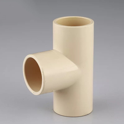 Camiseta sanitaria de las instalaciones de tuberías del reductor de la camiseta del PVC de la agua caliente 2 plásticos
