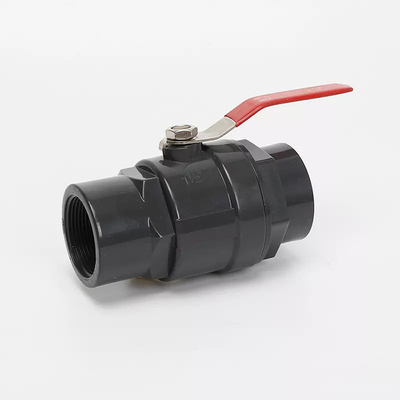 Los SS rojos manejan la vávula de bola plástica de la vávula de bola del PVC 63m m 150PSI lleno