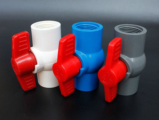 Hilo interno anti del zócalo DN15-DN100 de la vávula de bola del PVC de la corrosión