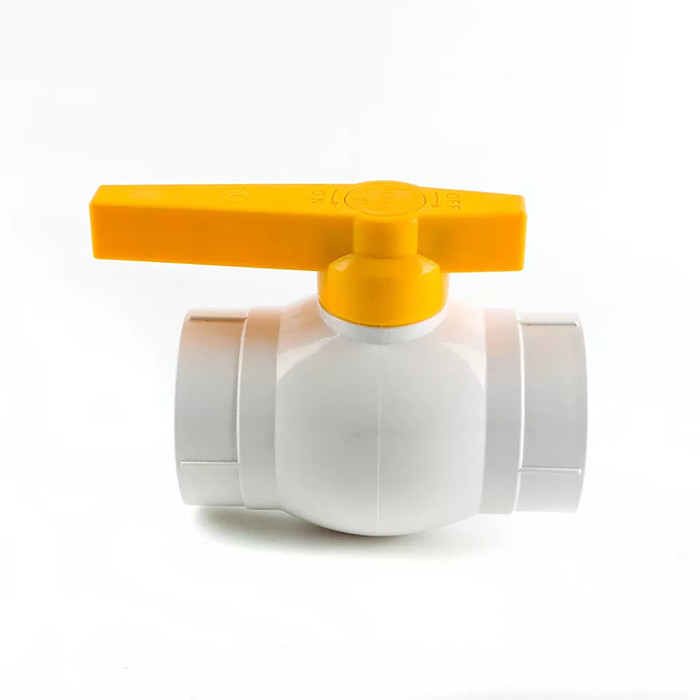 1&quot; 1/4&quot; vávula de bola femenina plástica del Pvc de Intertek BV de la vávula de bola a la manguera de jardín